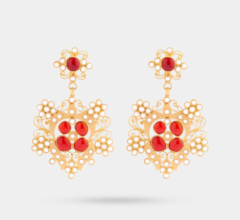 Contemporary gold earring