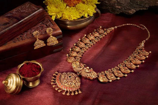 Luxury You Can Feel: The Sensory Magic of Meralda Gold Jewelry