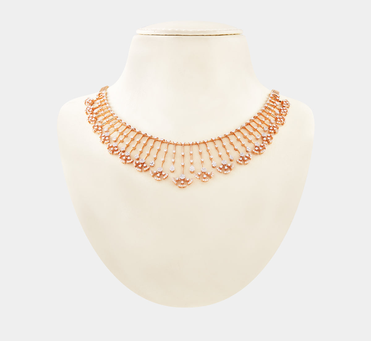 Graceful diamond necklace