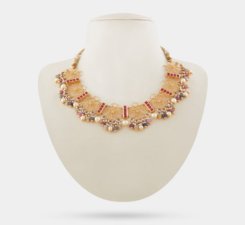 Intricate kundan necklace